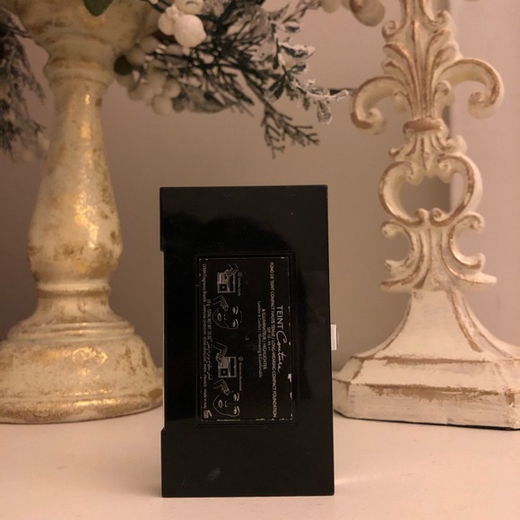 Givenchy Compact - Picture 3 of 4